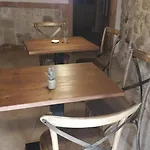 El Descanso Hotel