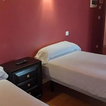 El Descanso Hotel *